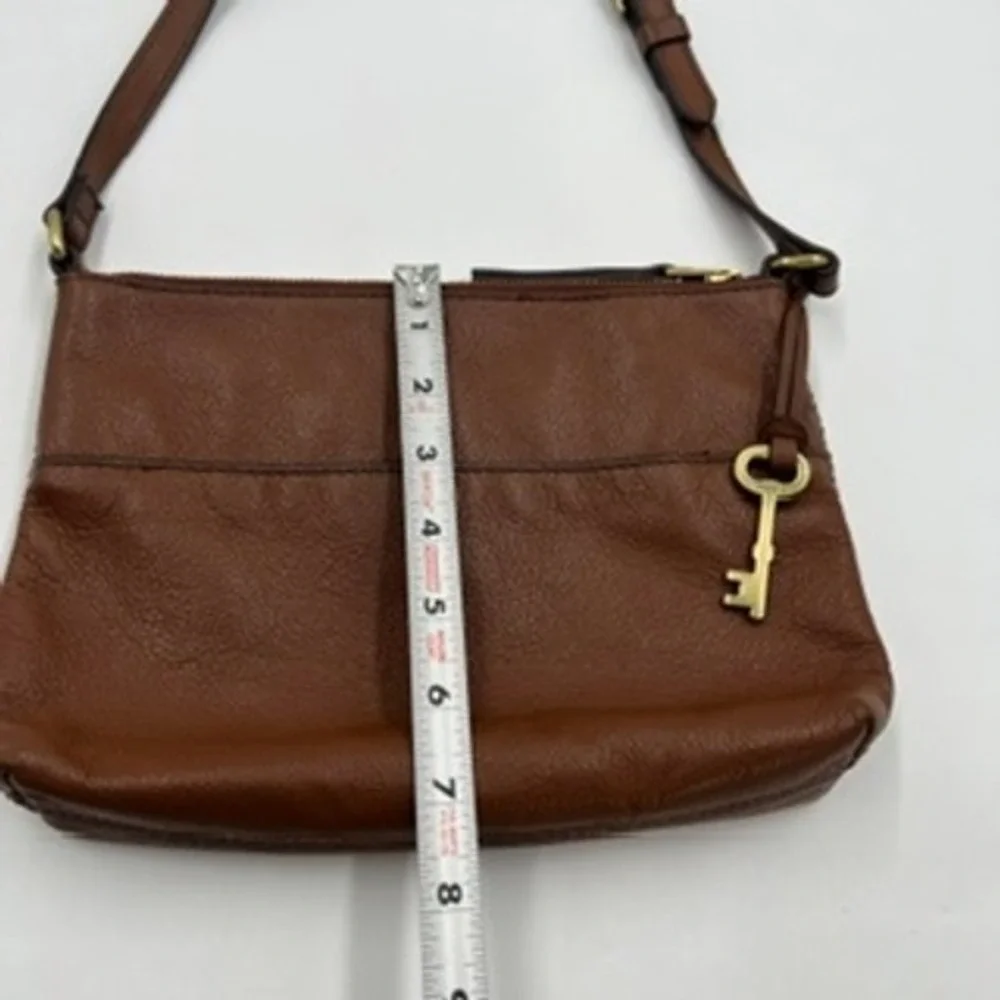 Fossil Brown Pebbled Leather Crossbody Bag ZB7228 with Key Charm - Picture 7 of 9